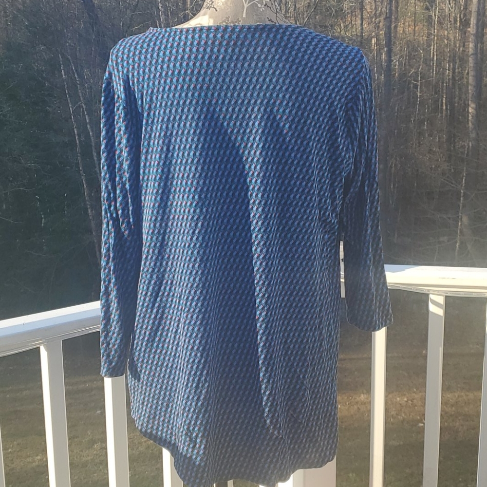 Patterned top - Picture 3 of 7